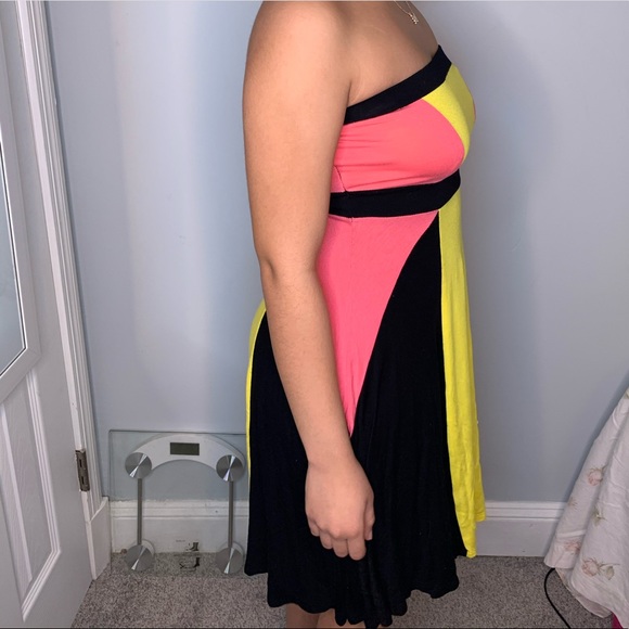 Stapless Dress ✨ - Picture 4 of 5